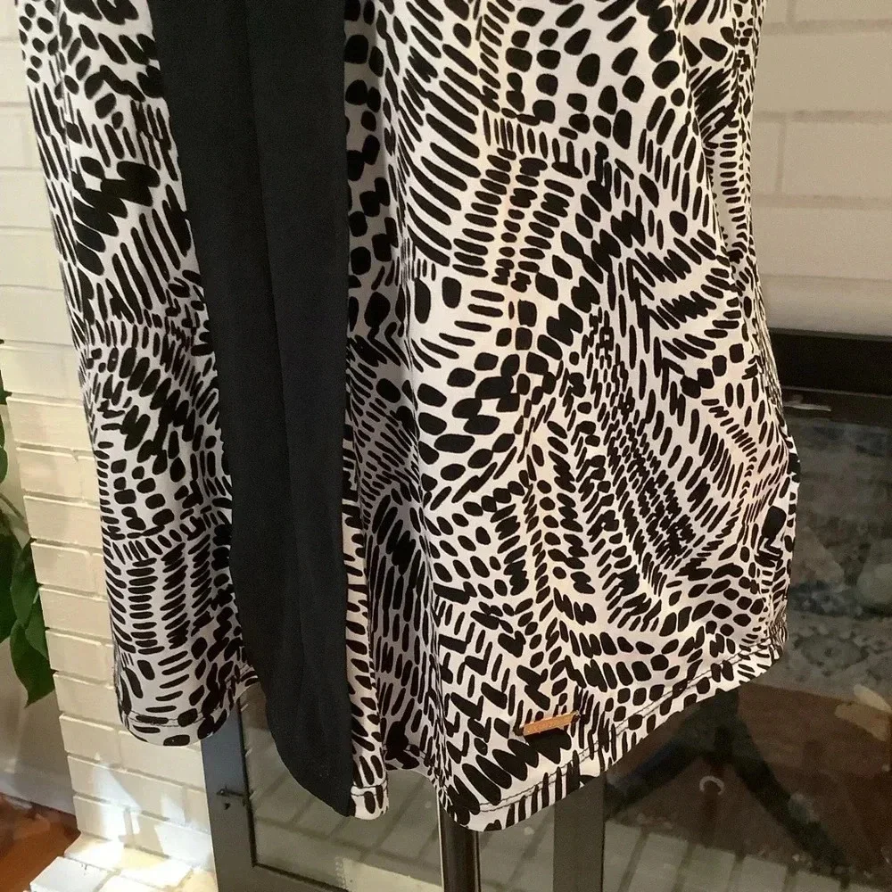 #21 Ellen Tracy Abstract Short Sleeve Blouse Size Small